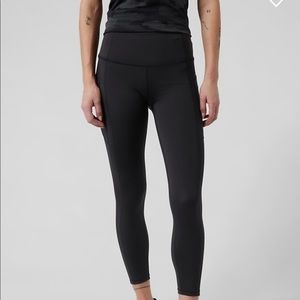 ATHLETA Ultimate Stash II 7/8 Tight